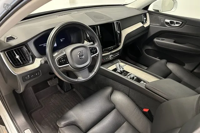 Volvo XC60 T8 AWD Inscription Edition Image 9