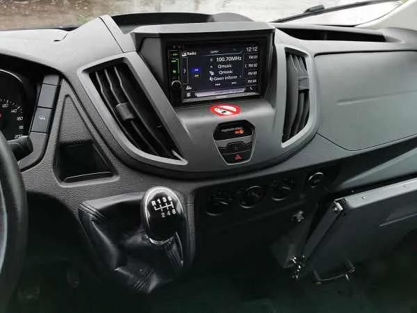 Ford Transit 350  Image 9