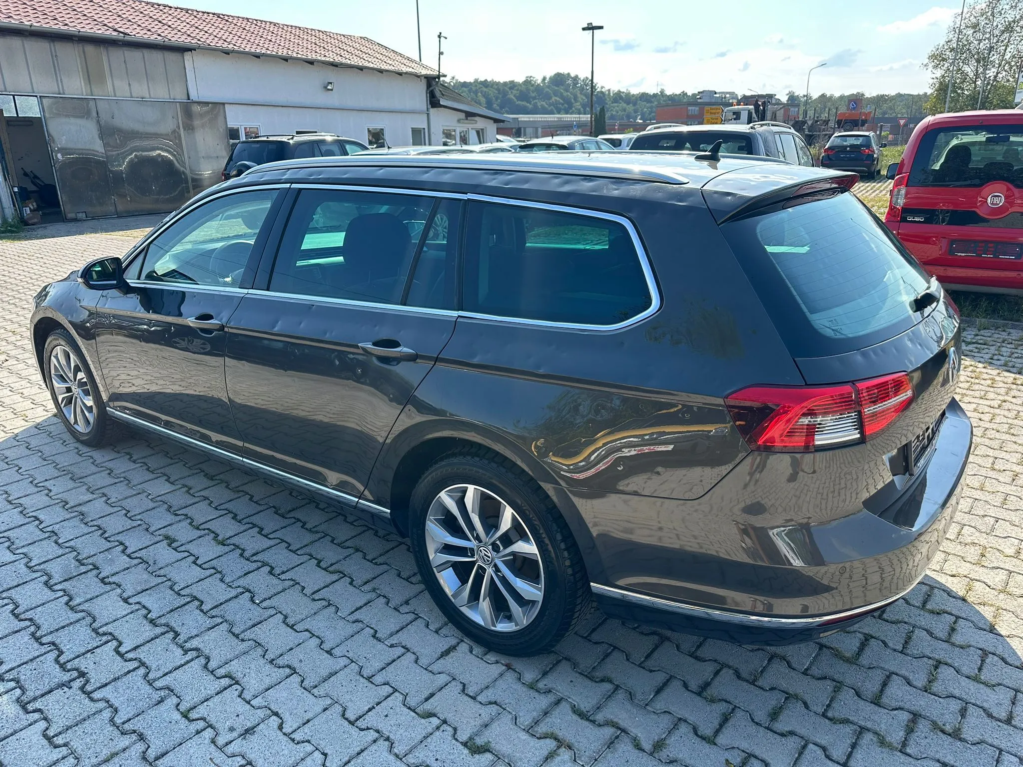 Volkswagen Passat 1.6 HDI KREDITI NA LICU MESTA Image 9