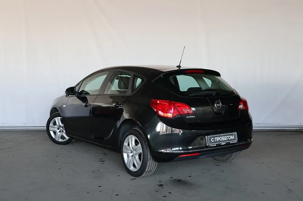 Opel Astra  Image 1