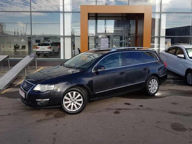 Volkswagen Passat  Image 1