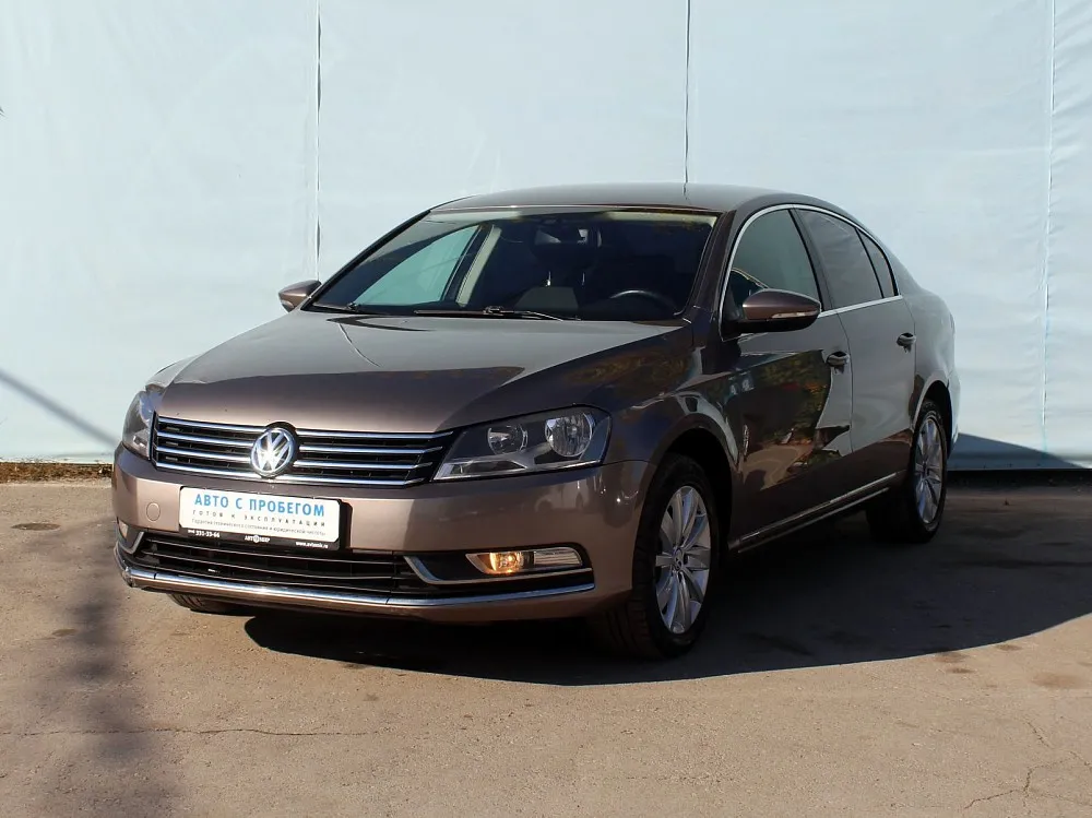 Volkswagen Passat  Image 1