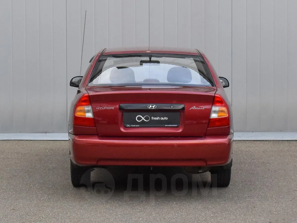 Hyundai Accent  Image 9