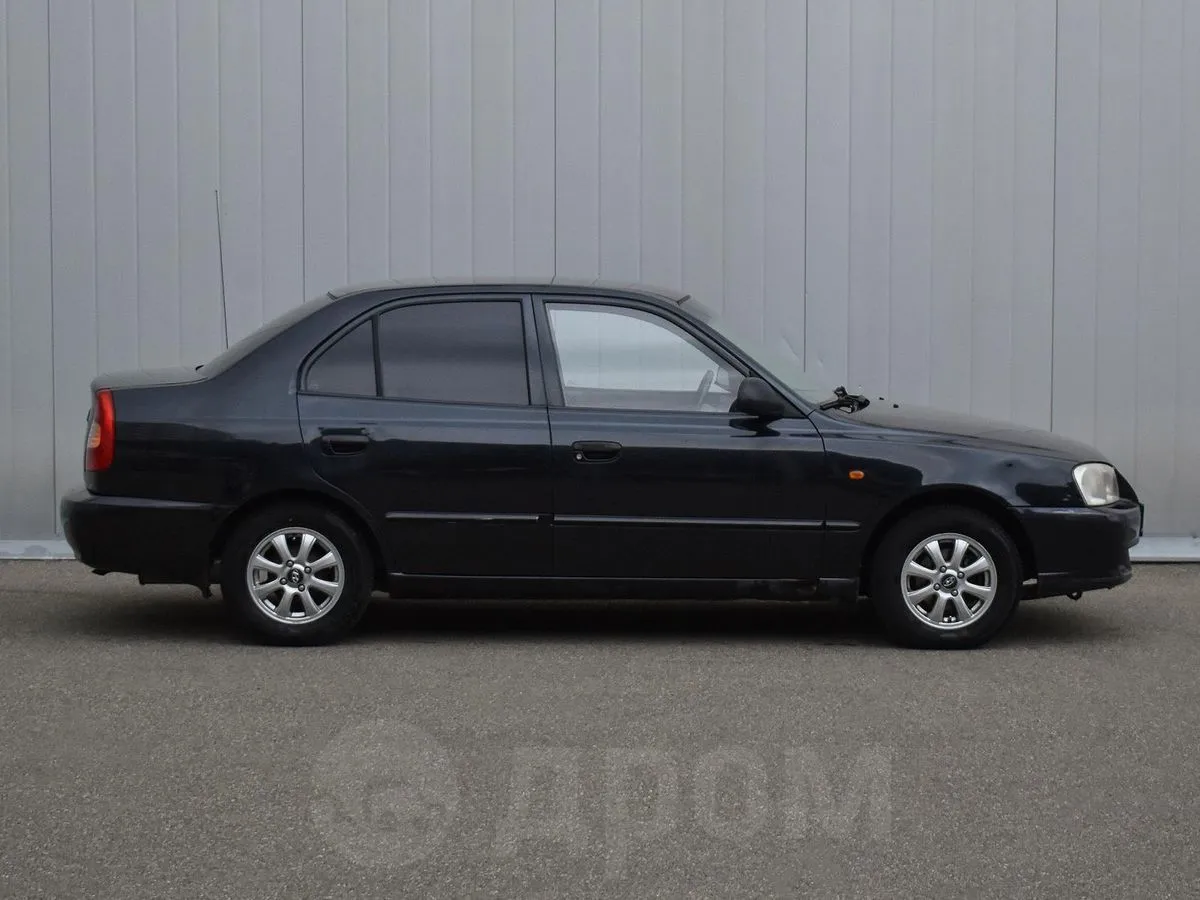 Hyundai Accent  Image 5