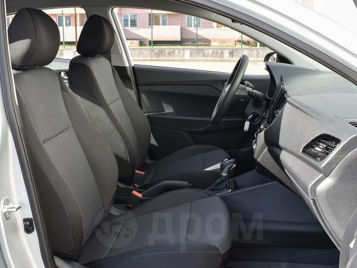Hyundai Solaris  Image 8
