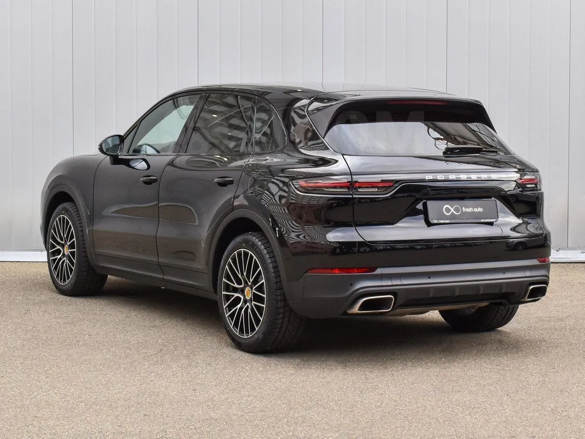Porsche Cayenne  Image 1