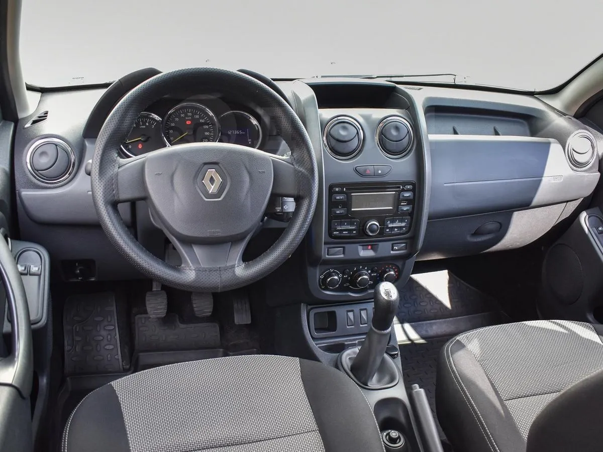 Renault Duster  Image 1