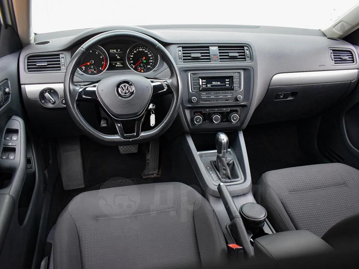 Volkswagen Jetta  Image 2
