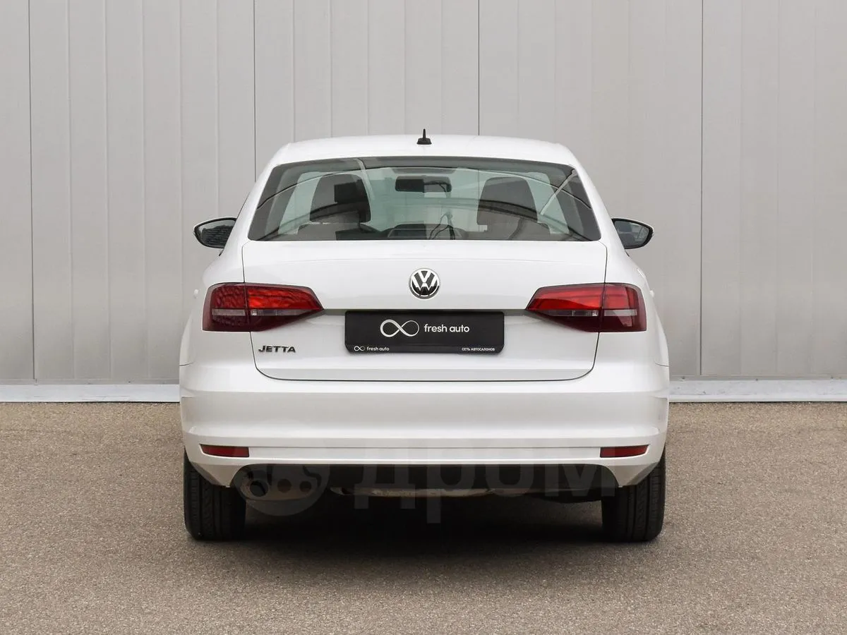 Volkswagen Jetta  Image 8