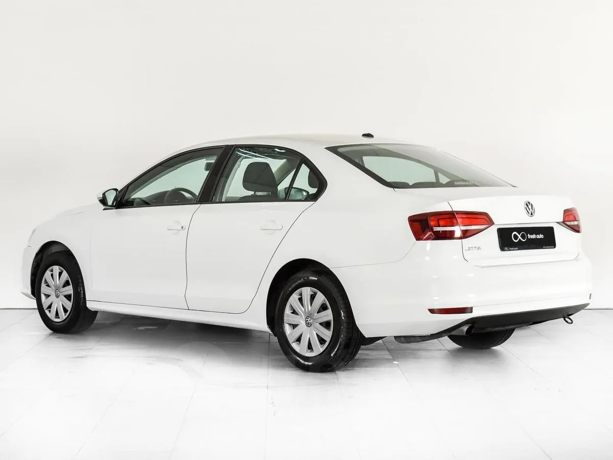 Volkswagen Jetta  Image 2