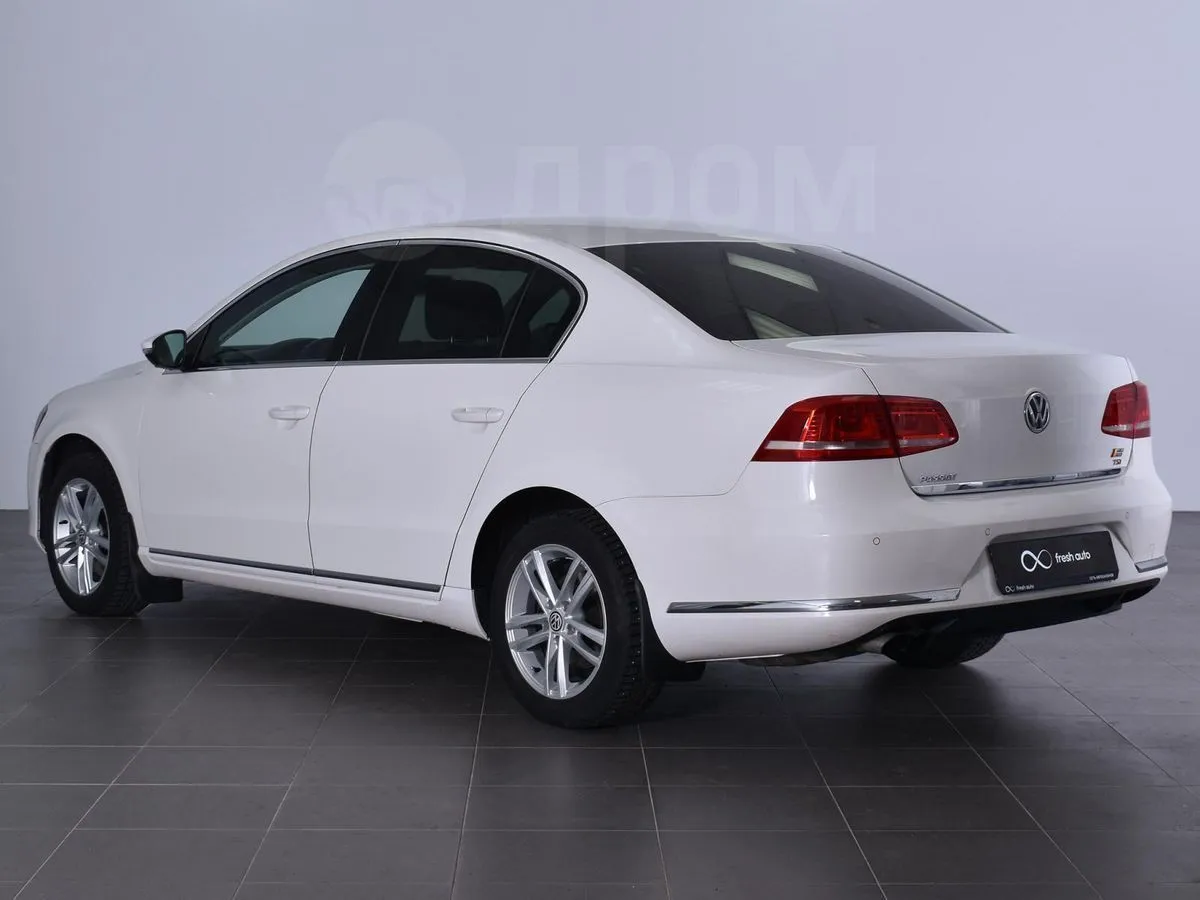 Volkswagen Passat  Image 2