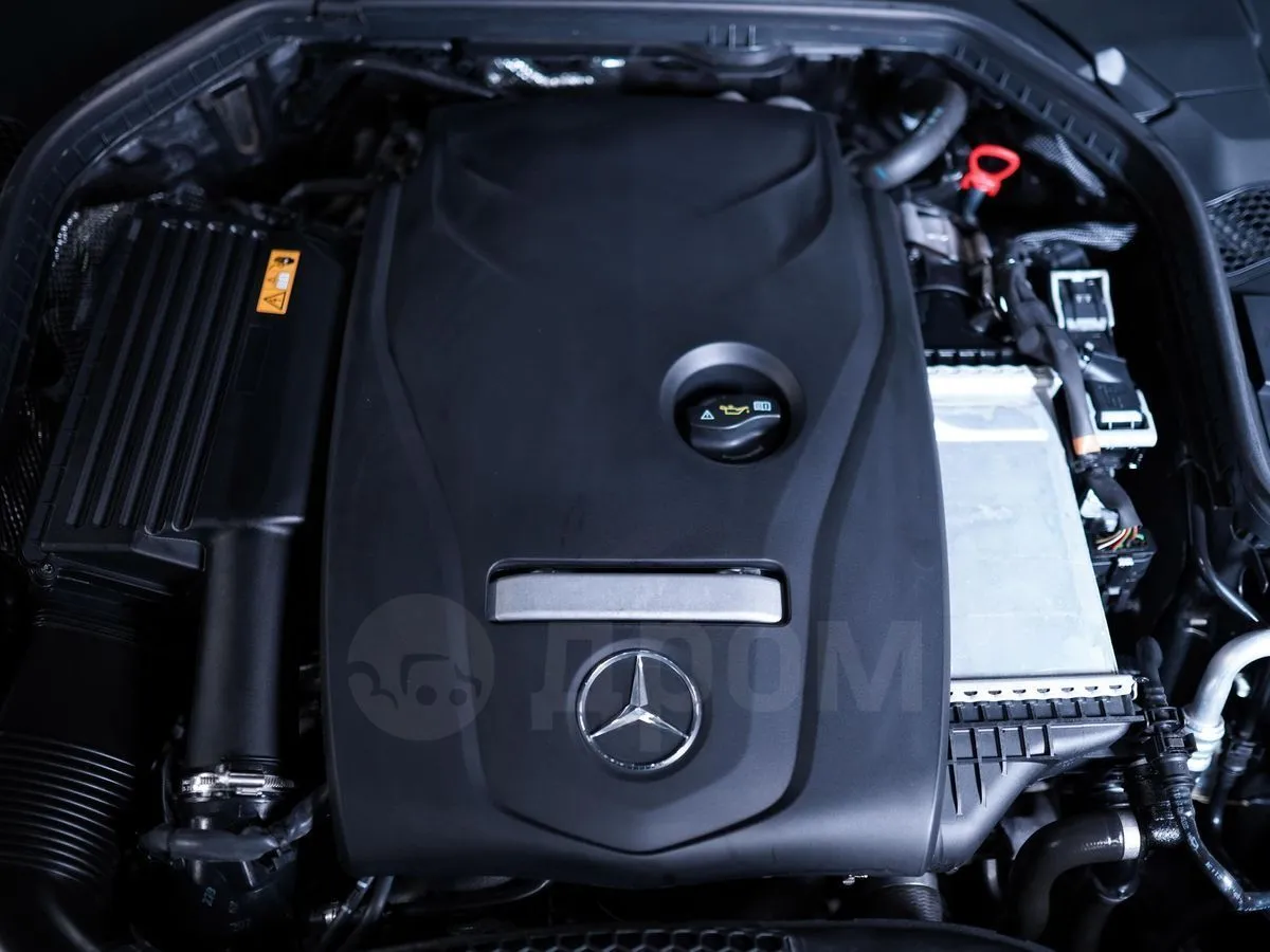 Mercedes-Benz C-Class  Image 10