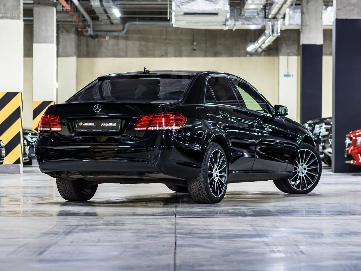 Mercedes-Benz E-Class  Image 4