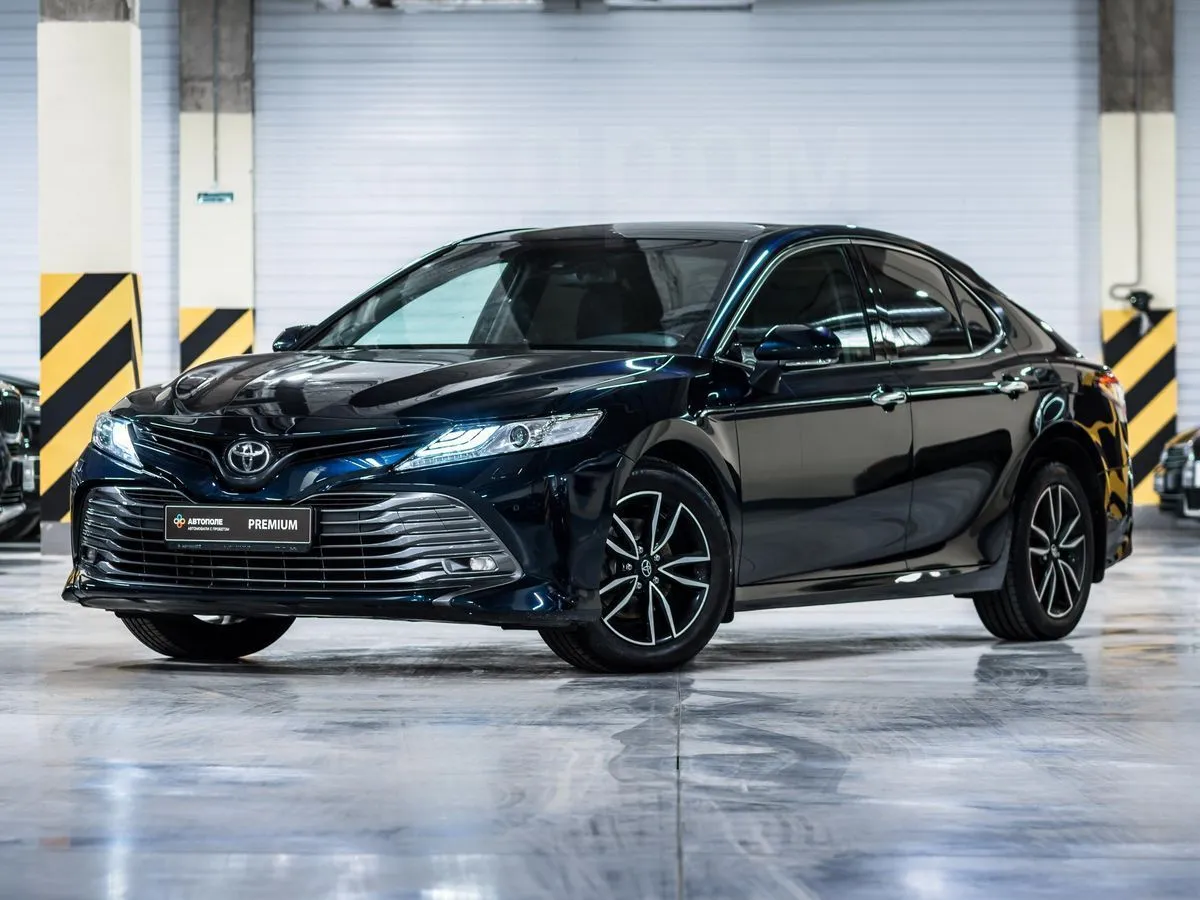 Toyota Camry  Image 1