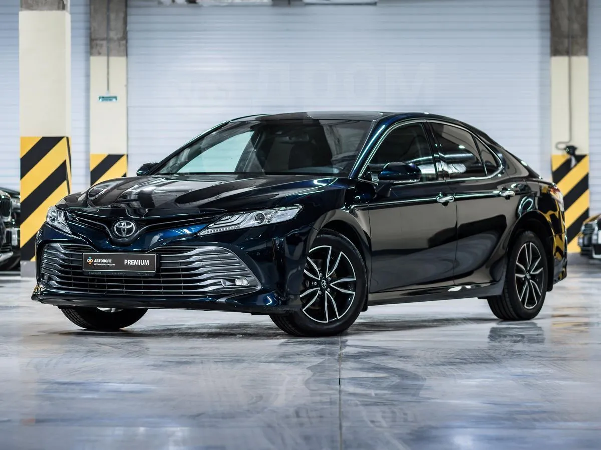 Toyota Camry  Image 2