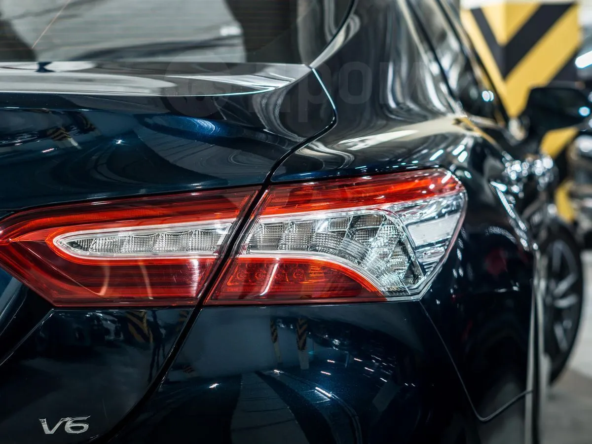 Toyota Camry  Image 8