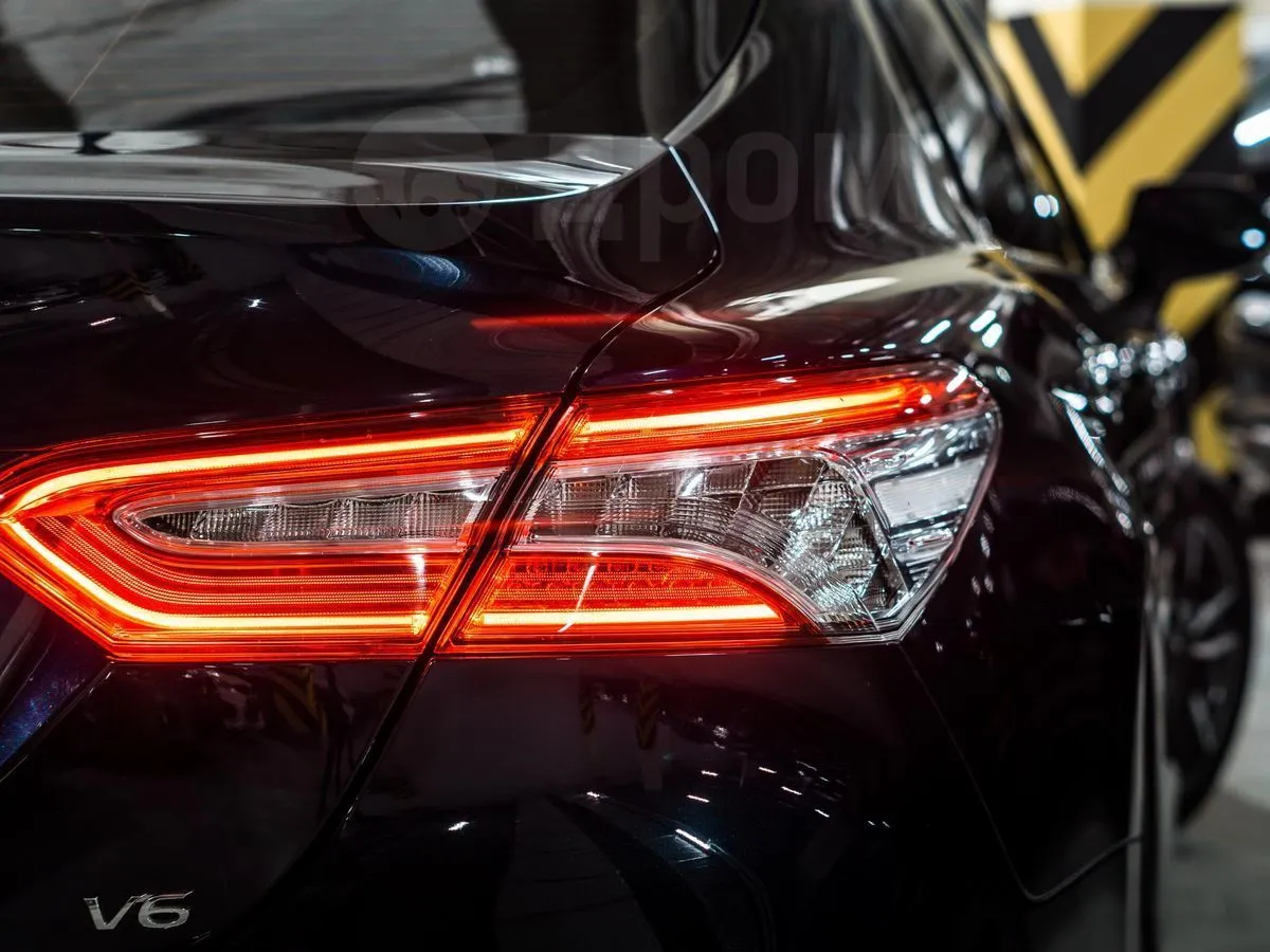 Toyota Camry  Image 9