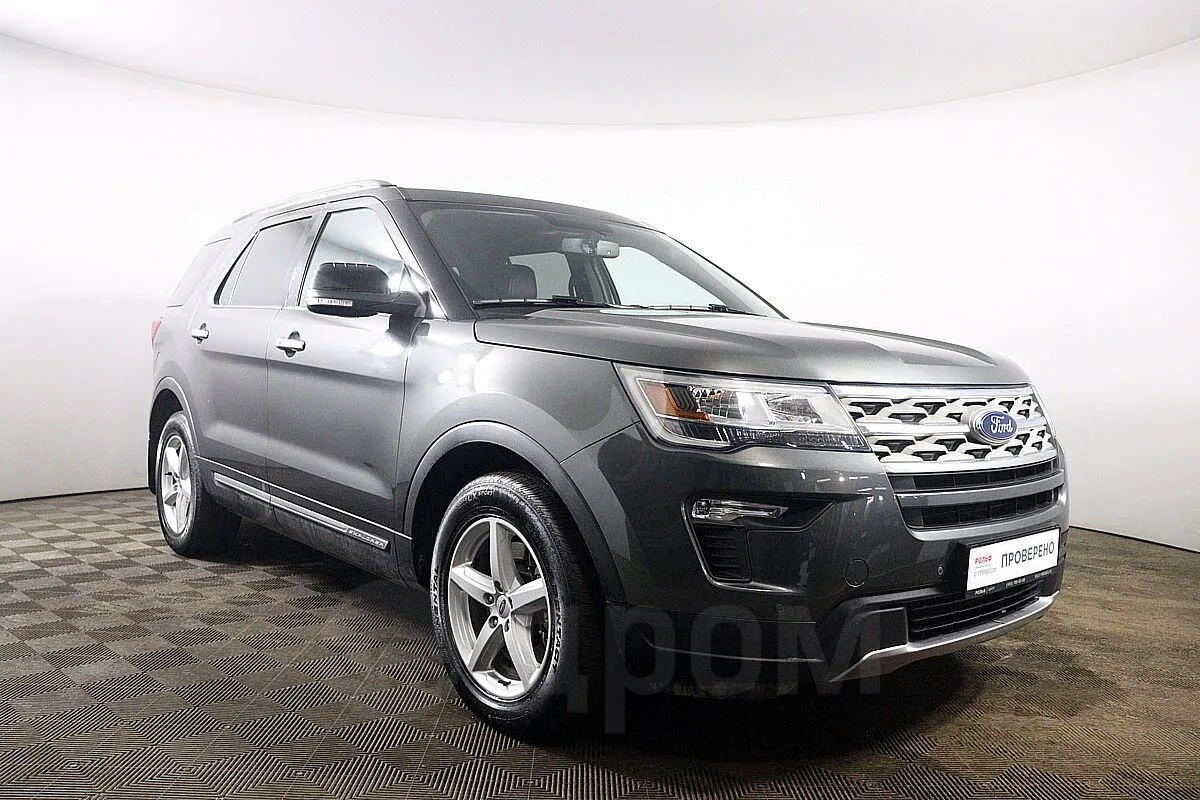 Ford Explorer  Image 3