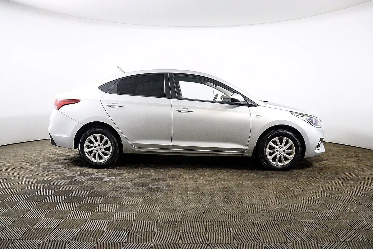 Hyundai Solaris  Image 4