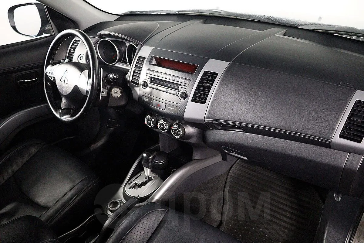 Mitsubishi Outlander  Image 10