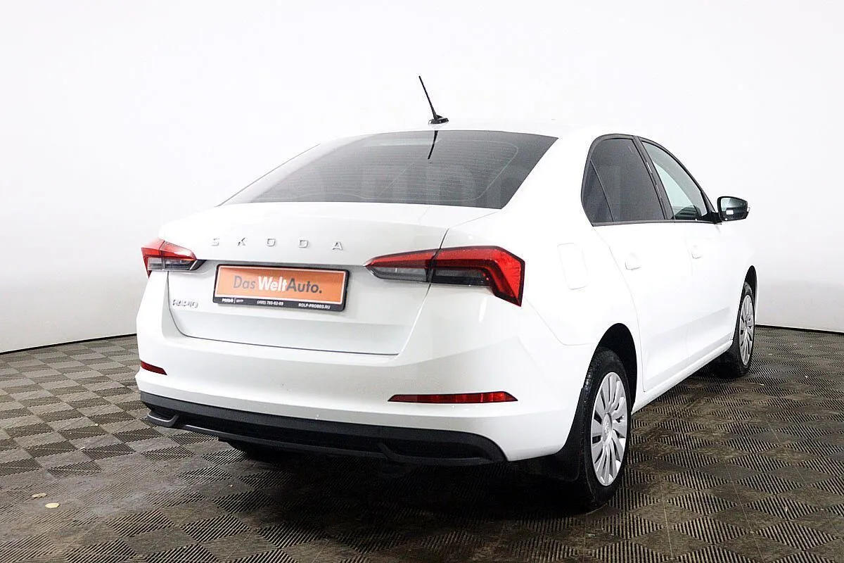 Skoda Rapid  Image 5