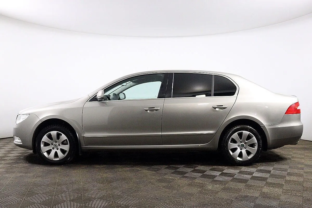 Skoda Superb  Image 8