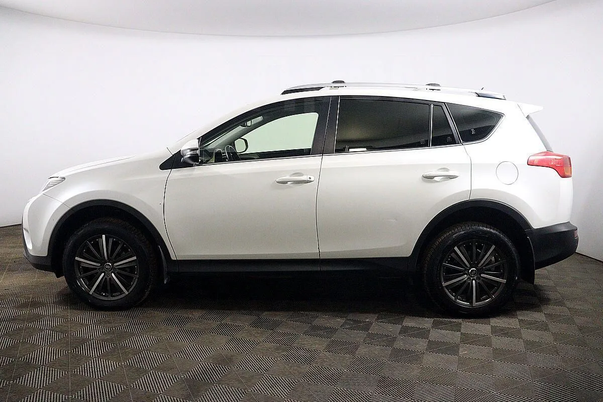 Toyota RAV4  Image 8