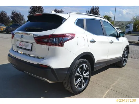 Nissan Qashqai 1.3 DIG-T Tekna Image 10