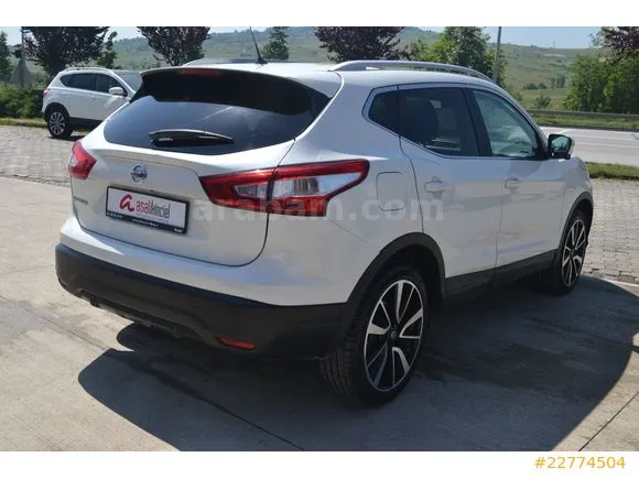Nissan Qashqai 1.6 dCi Tekna Image 9