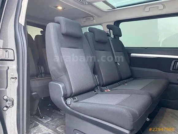 Peugeot Expert Traveller 2.0 BlueHDI Image 9