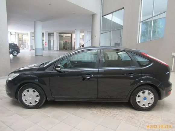 Ford Focus 1.6 Trend Image 1
