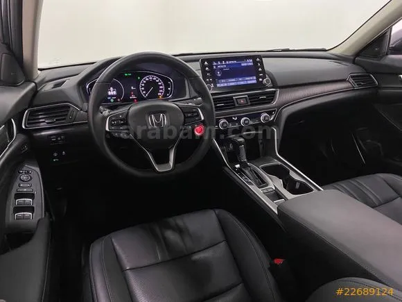 Honda Accord 1.5 VTEC Executive Plus Image 10