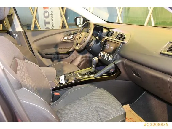 Renault Kadjar 1.3 TCE Touch Roof Image 10