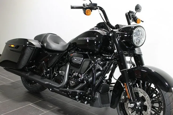 Harley-Davidson FLHRXS  Image 9