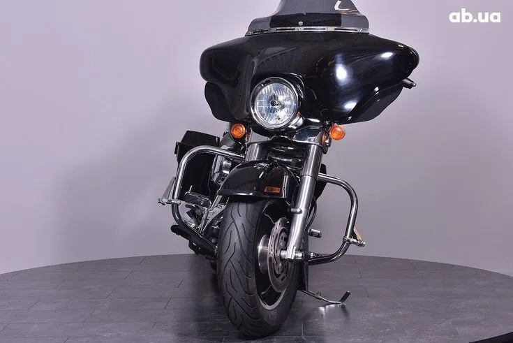 Harley-Davidson FLHX  Image 5