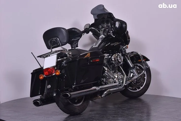 Harley-Davidson FLHX  Image 7