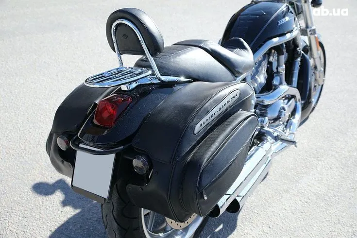 Harley-Davidson V-Rod  Image 10