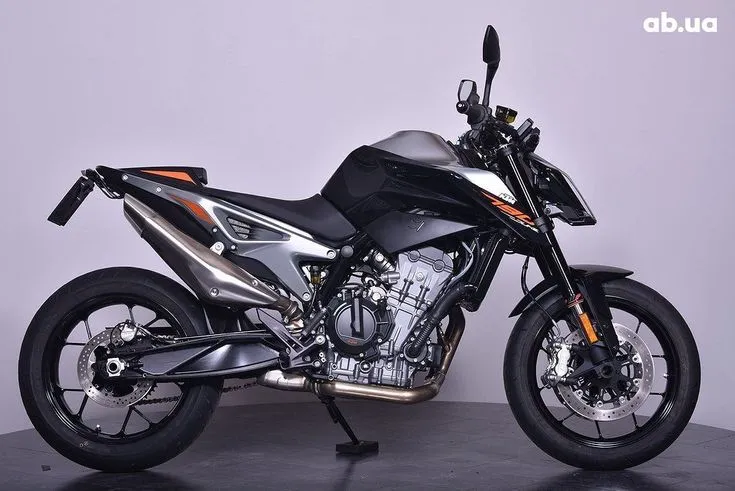 KTM 790  Image 1