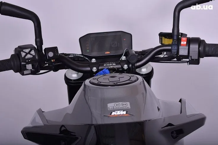 KTM 790  Image 10